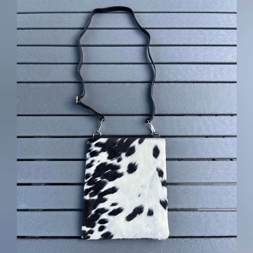 100% Cowhide; Crossbody Bag; Adjustable/Removable Leather Strap; 9.5x11in; NWOT